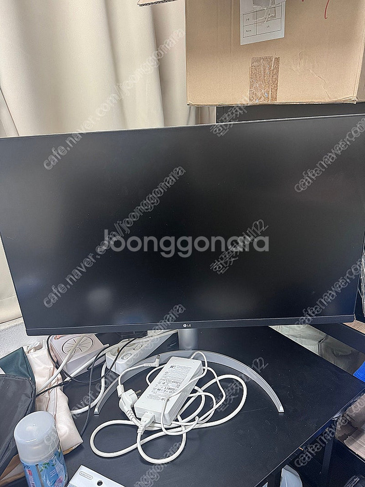 LG 4K 작업용 모니터 팝니다. 27인치, 32인치 ...--4