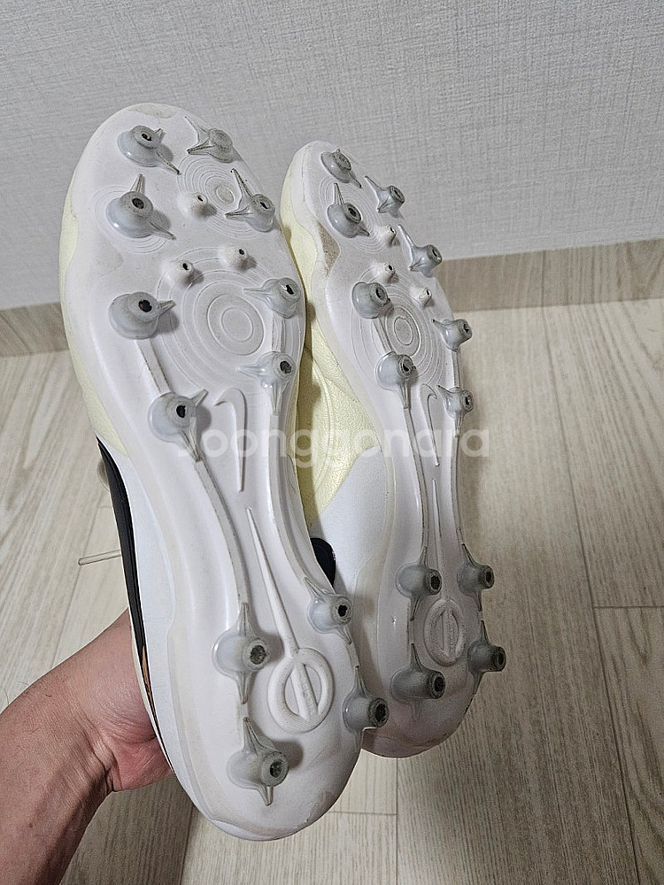 나이키 축구화 티엠포 레전드10 프로 AG (265)--4