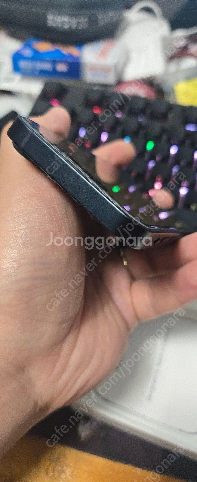 아이폰 13 미니 미드나잇 128G 외관 깔끔함--7
