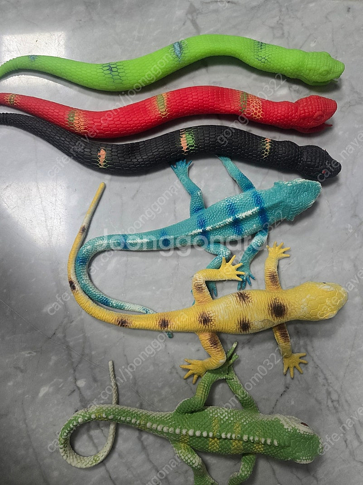 에버랜드 도마뱀, 뱀 고무피규어 팔아요(매너사진)--1