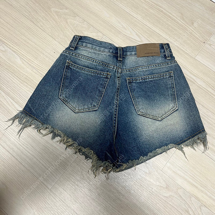 보헤미안서울 데미지 워싱 쇼츠 22SS M사이즈 이미지