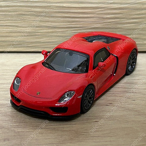 포스터카 1:64 포르쉐 918 스파이더 다이캐스트 자동차 모형 판매합니다.