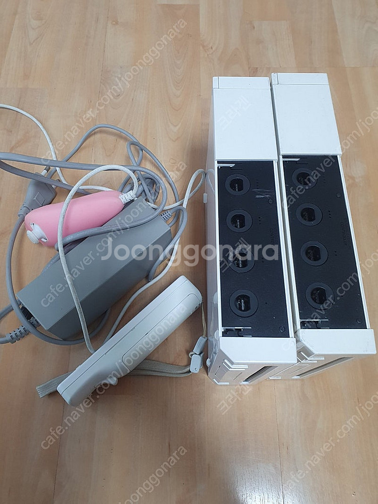 닌텐도 wii 본체 2대 일괄 판매합니다.--1