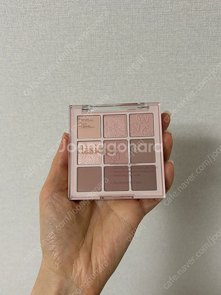 (새상품) 데이지크 섀도우 팔레트 로즈 밀크티 팝니다!--1