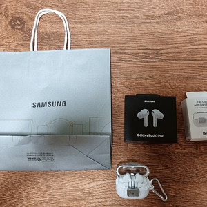 버즈 3프로 화이트