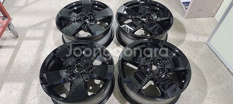 말리부 블랙유광 17인치 순정휠 대품판매20만원--0