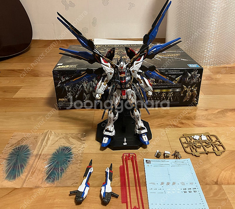 mgex 스트라이크 프리덤 건담 가조립--0