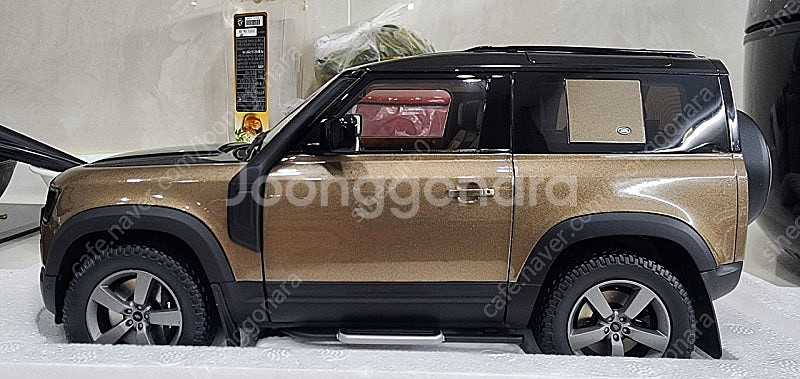 1:18 다이캐스트 Almostreal Defender--2