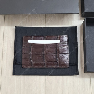 인피니토 악어가죽 카드지갑 다크브라운