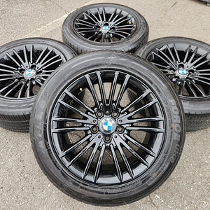 [판매] BMW 5 시리즈 17인치 순정 휠타이어 세트 팝니다.F바디용 225 55 17