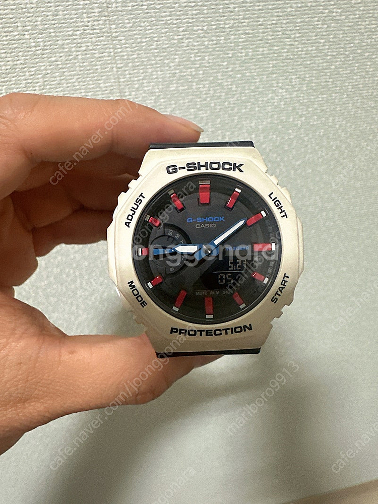 지샥 GMA-S2100WT-7A2DR 팝니다.--1