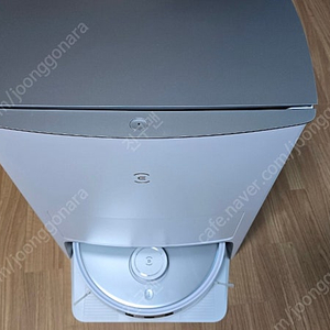 에코벡스 T20 omni 로봇 청소기입니다.