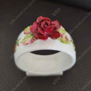 로얄알버트 올드컨트리로즈 냅킨링 1개 팝니다. 이미지