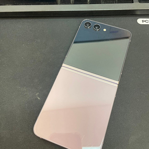 갤럭시Z플립5 라벤더 256GB 무잔상 상태좋은 중고36만팝니다.