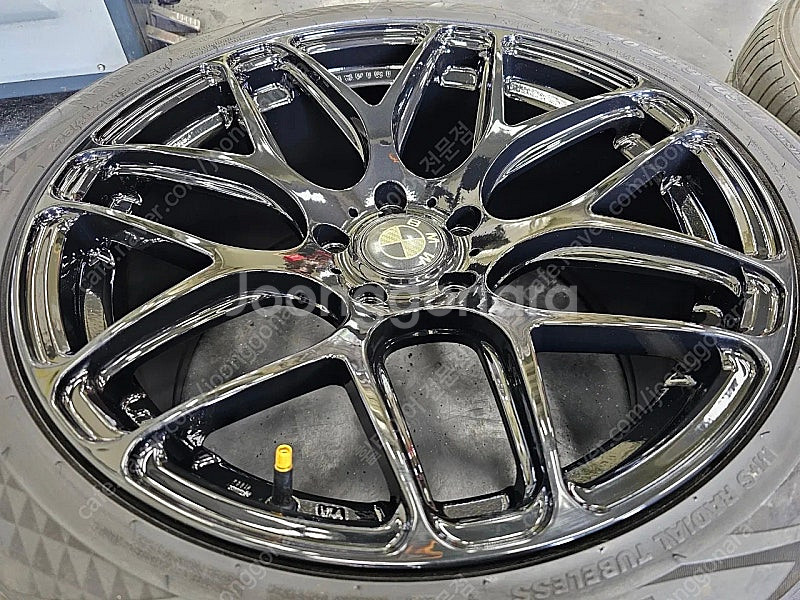 BMW7시리즈 F01 19인치 블랙유광 휠타이어셋. 7...--7