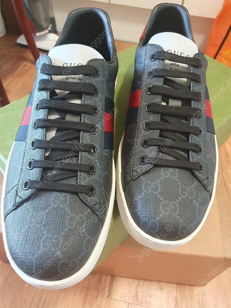 구찌 에이스슈프림스니커즈 295(실사이즈285) 미개봉새제품 팝니다.--3