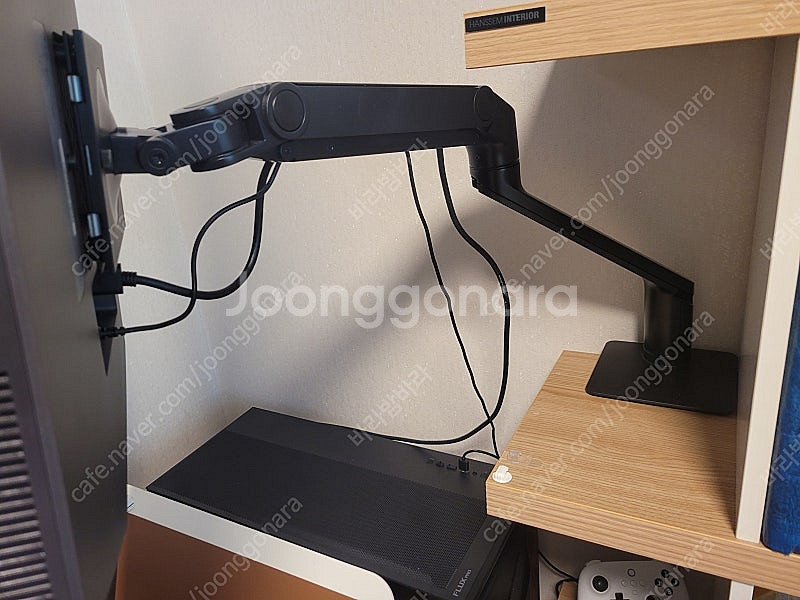 LG울트라기어 32인치 32GR75Q(+모니터암) 팝니...--2