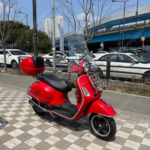 베스파 gts300 2013년식 레드, 레무스 머플러 구변완료. 440만원