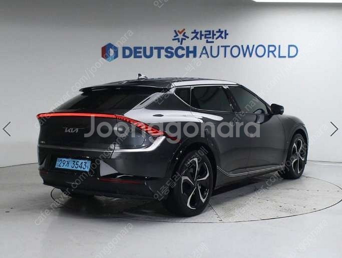 중고차 기아 EV6 롱 레인지 2WD 어스 23년형 105,000키로 중고차전액할부 ★ 여유자금 ★ 수원 ★--9