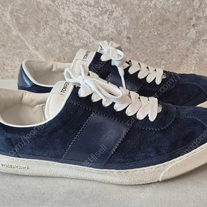 톰브라운 베니스터 스니커즈