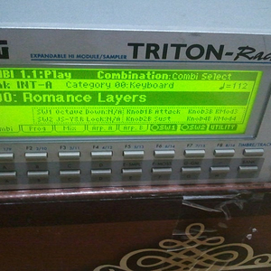 음원 사운드모듈 korg triton rack 코르그 트라이톤랙 팝니다. 부산 해운대