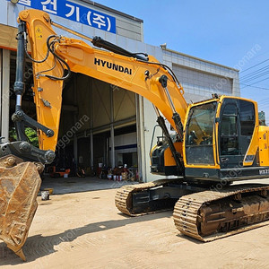현대 HX235CR 2018년식 차대0315 소선회 가동만천 08궤도식 중고굴삭기