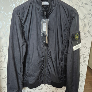 25SS 스톤아일랜드 K1S15 4100037 크링클랩스 리나일론 안티드롭 윈드 자켓 사이즈m cp컴퍼니 스톤바람막이 톰브라운 cp바람막이 톰브바람막이