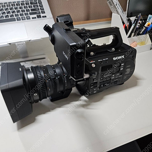 소니 SONY PXW-FS7M2 + E PZ 18-110 mm F4 G OSS판매합니다