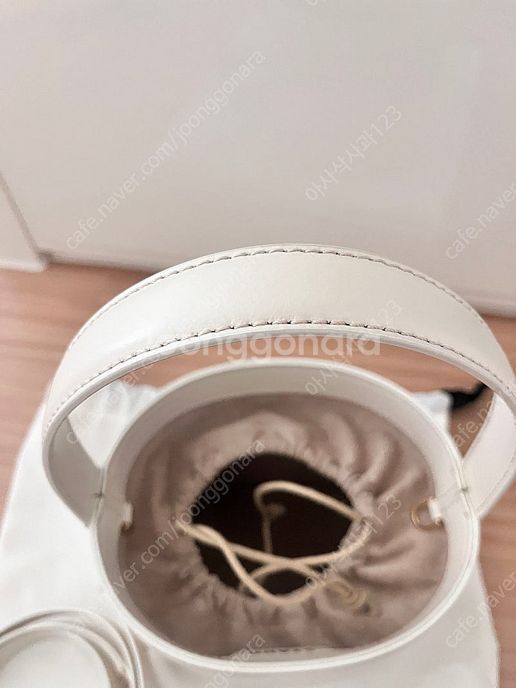 스타우스 비셋 버킷백 ( 원통백, 안소희 가방, 에밀리 파리에가다 가방)--1