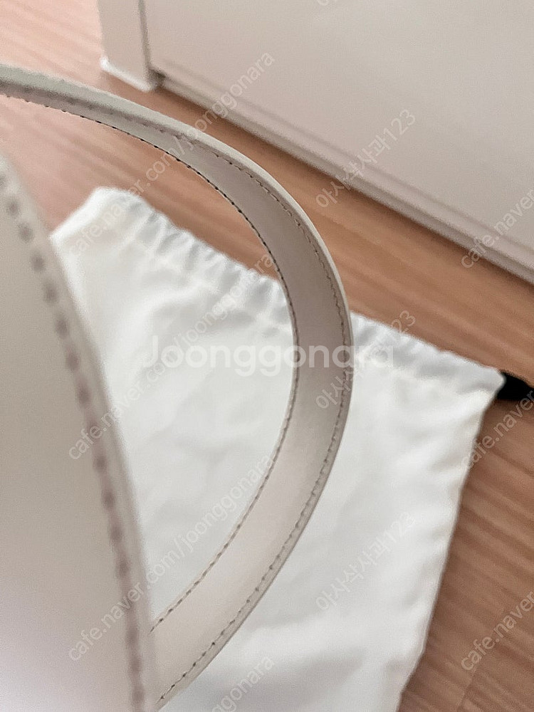 스타우스 비셋 버킷백 ( 원통백, 안소희 가방, 에밀리 파리에가다 가방)--2