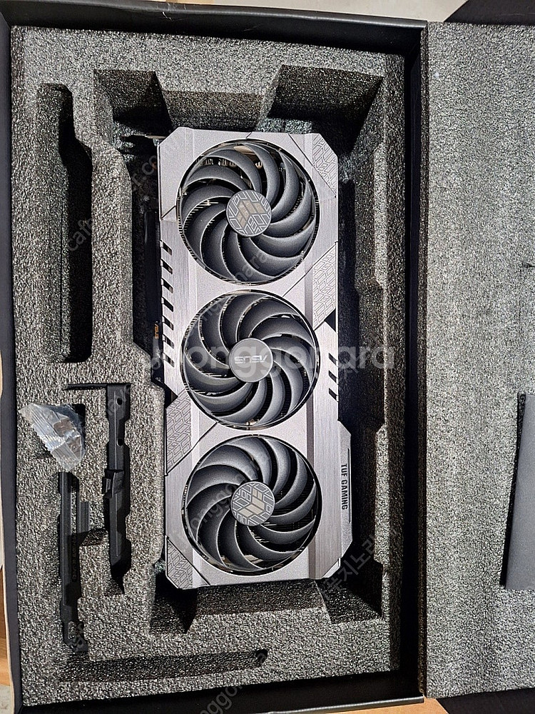 AI 학습용 끝판왕! NVIDIA H100 GPU 서버...--3