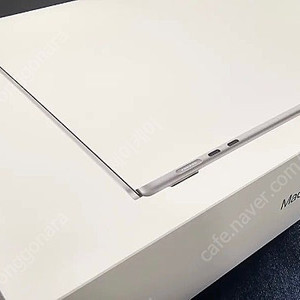 [새상품] 맥북 에어 15 2025년 M4 10코어 CPU 10코어 GPU 16GB 512GB 실버 MW1H3KH/A 판매합니다.