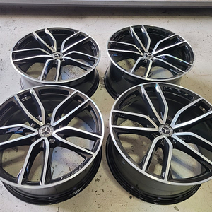 <판매> 벤츠GLS 580AMG 23인치 순정품휠 한대분 판매