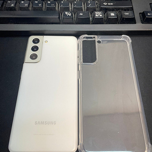 갤럭시S21 화이트 256GB 상태좋은 중고15만팝니다.