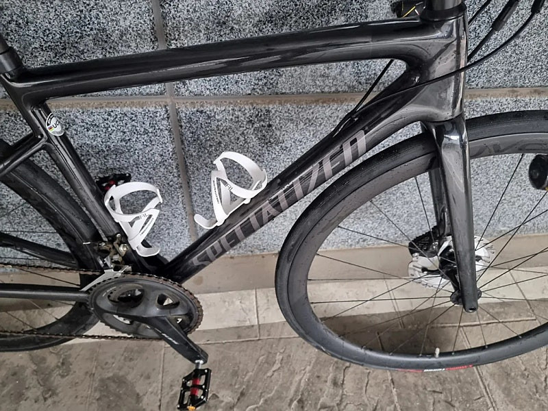 2022 스페셜라이즈드 타막스포츠 49사이즈 로발카본휠 및 풀업글차 판매합니다. 이미지