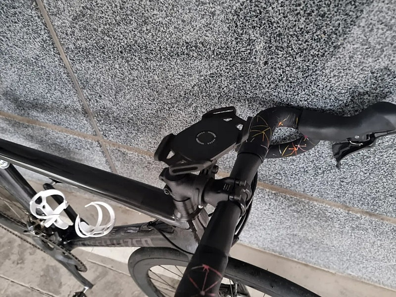 2022 스페셜라이즈드 타막스포츠 49사이즈 로발카본휠 및 풀업글차 판매합니다. 이미지