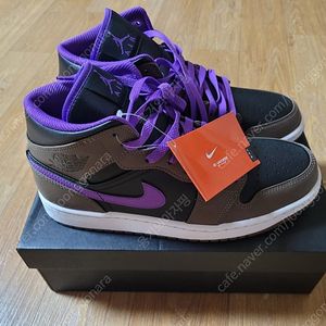 NIKE 나이키 에어조던1 미드(270) 신발 새상품 판매합니다