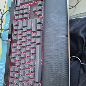 커세어 K70 MAX RGB MGX 래피드트리거 게이밍 기계식 키보드 블랙 마그네틱축 팔아요