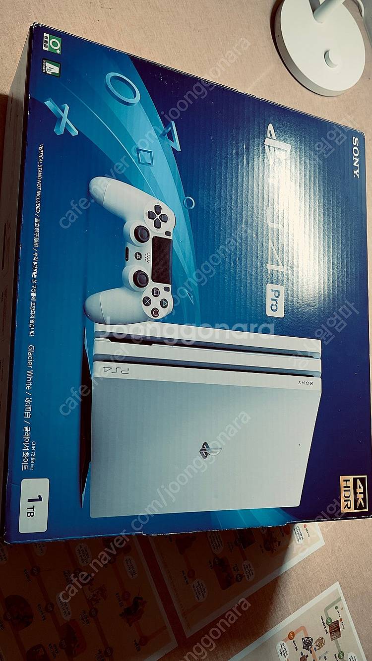 PS4 Pro 화이트 1TB 및 게임시디 17종--1