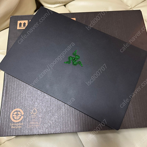 레이저 블레이드 15인치 4070 미개봉급 박스풀+dbrand 풀커버 스킨착용