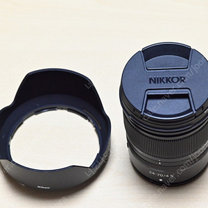 니콘 Z 24-70mm F4 S 렌즈 판매합니다.