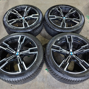 [판매] BMW G20 3시리즈 848M 18인치 정품 휠타이어