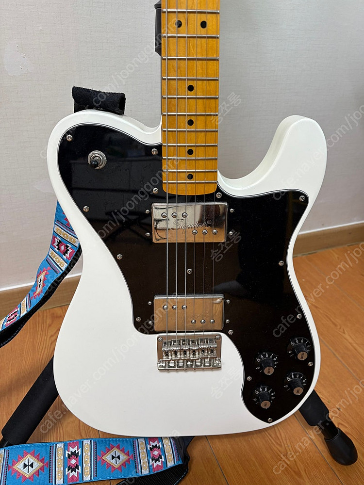 스콰이어 클래식바이브 70s 텔레캐스터 디럭스 올림픽화이트--1