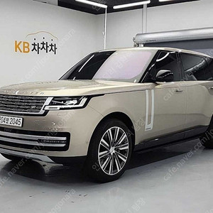 랜드로버 레인지로버 중고차 할부가능 금색 2023년식 19,136km 4.4 P530 LWB 오토바이오그래피 중고차 추천