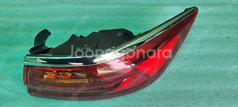 올뉴K7 LED 순정후미등 팝니다.(조수석)--0