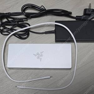 레이저 썬더볼트4 독 크로마 판매 도킹스테이션