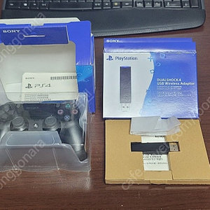 듀얼쇼크4 + 듀얼쇼크4 USB 무선 어댑터 팝니다