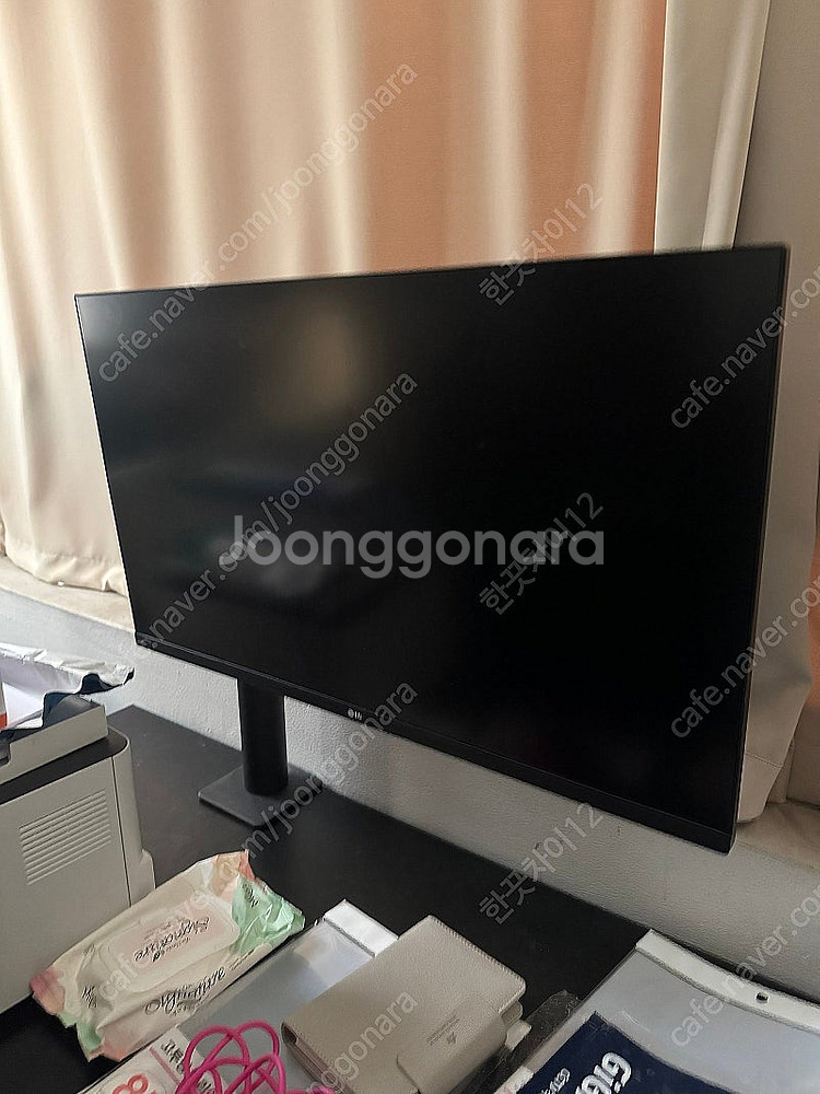 LG 4K 작업용 모니터 팝니다. 27인치, 32인치 ...--5