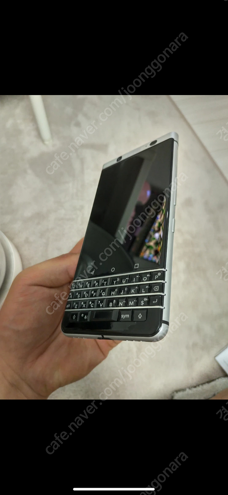 블랙베리 키원 실버 이미지