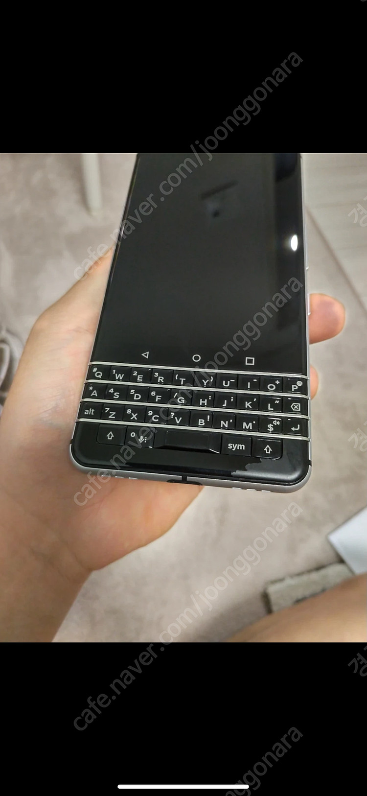 블랙베리 키원 실버 이미지